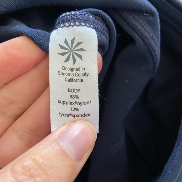 ATHLETA • Women's High Rise Sublime 7/8
Leggings in Navy Blue Size Medium - Picture 5 of 5